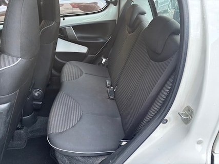 Peugeot-107
