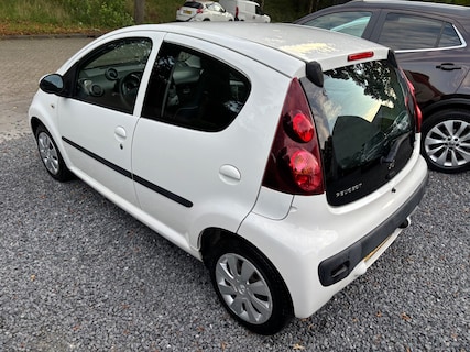 Peugeot-107