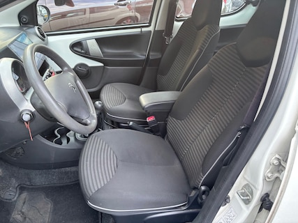 Peugeot-107