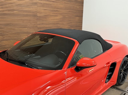 Porsche-718 Boxster