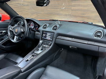 Porsche-718 Boxster