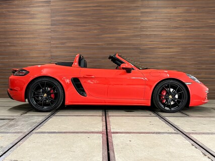 Porsche-718 Boxster