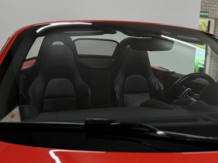 Porsche-718 Boxster