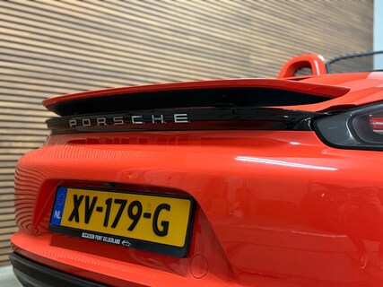 Porsche-718 Boxster