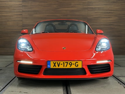 Porsche-718 Boxster