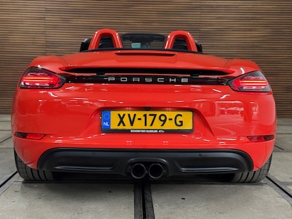 Porsche-718 Boxster