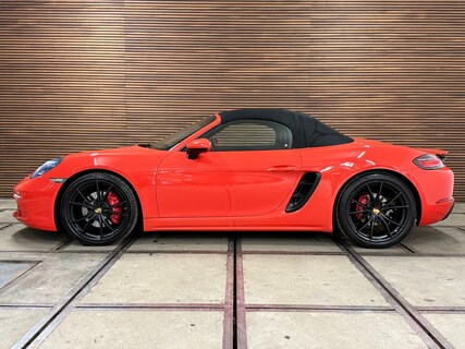 Porsche-718 Boxster