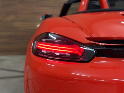 Porsche-718 Boxster