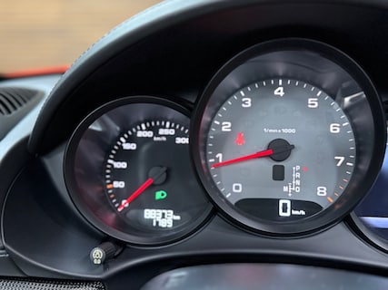 Porsche-718 Boxster