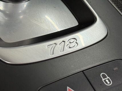 Porsche-718 Boxster