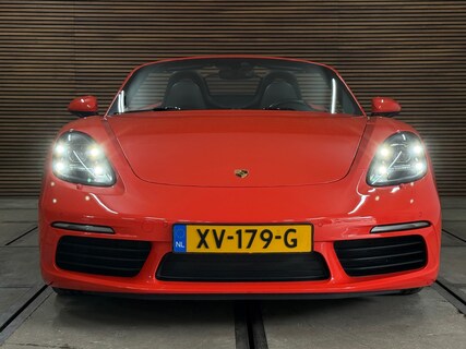 Porsche-718 Boxster