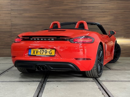 Porsche-718 Boxster