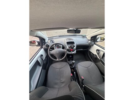 Peugeot-107