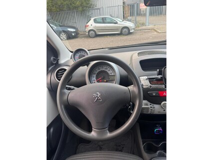 Peugeot-107
