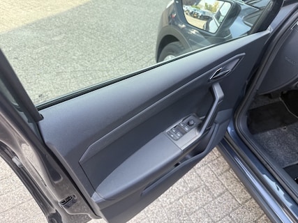 SEAT-Arona