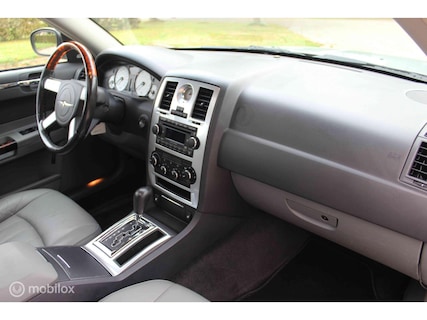 Chrysler-300C
