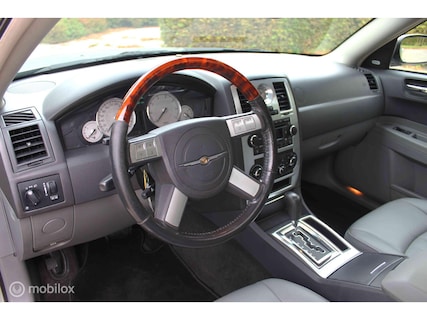 Chrysler-300C