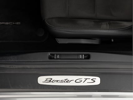 Porsche-718 Boxster
