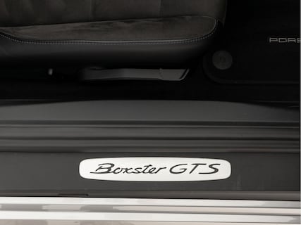 Porsche-718 Boxster