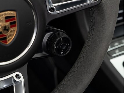 Porsche-718 Boxster
