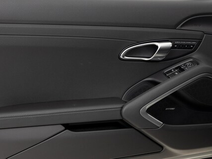Porsche-718 Boxster