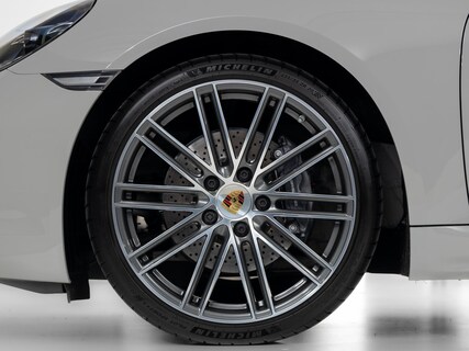 Porsche-718 Boxster