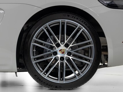 Porsche-718 Boxster