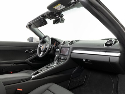 Porsche-718 Boxster
