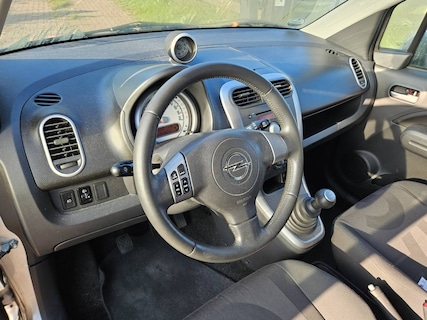 Opel-Agila