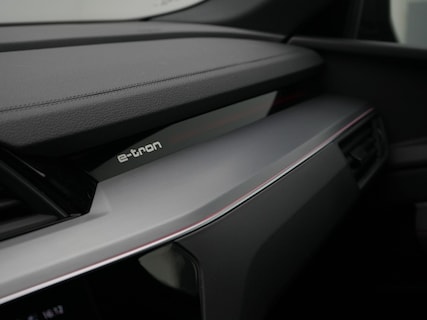 Audi-Q8 e-tron