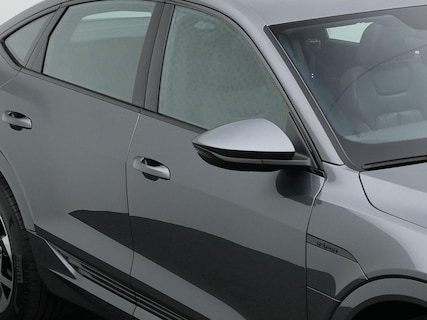 Audi-Q8 e-tron