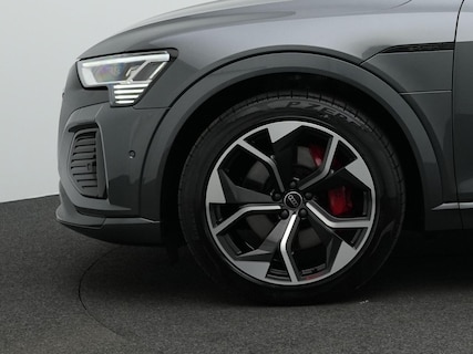 Audi-Q8 e-tron