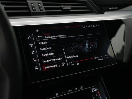 Audi-Q8 e-tron