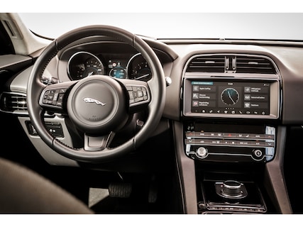 Jaguar-F-Pace