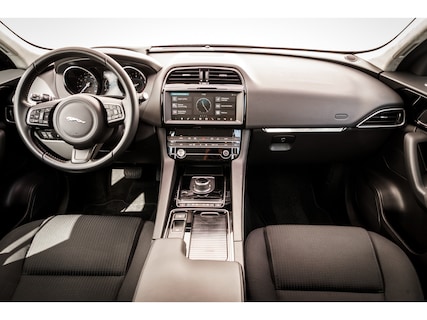 Jaguar-F-Pace