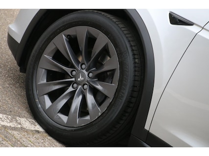 Tesla-Model X