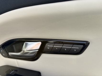 Land Rover-Range Rover Evoque