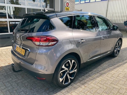 Renault-Scenic
