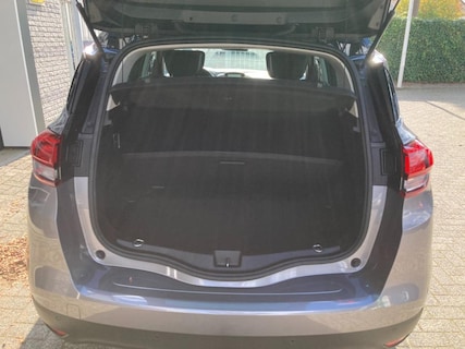 Renault-Scenic