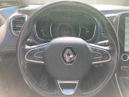 Renault-Scenic
