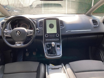 Renault-Scenic
