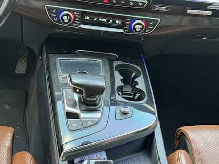 Audi-Q7