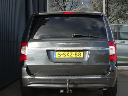 Chrysler-Town & Country