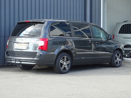 Chrysler-Town & Country