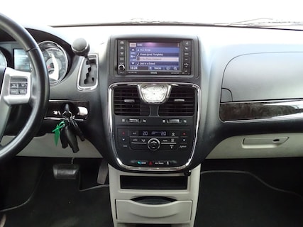 Chrysler-Town & Country