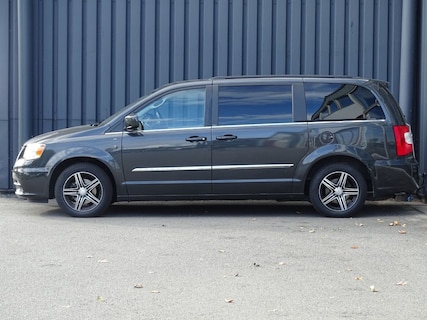 Chrysler-Town & Country