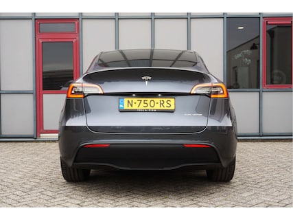 Tesla-Model Y