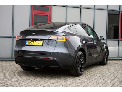 Tesla-Model Y