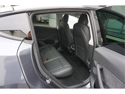 Tesla-Model Y