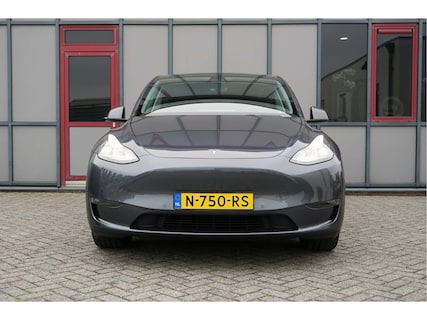 Tesla-Model Y